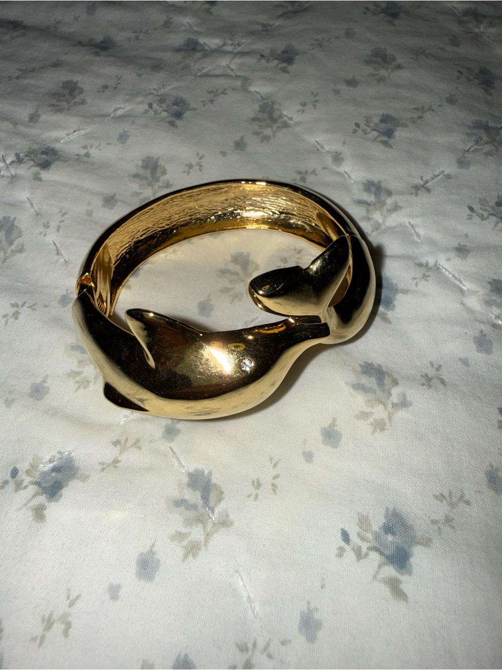 Gold Dolphin & Heart Bracelet - Picture 4 of 7